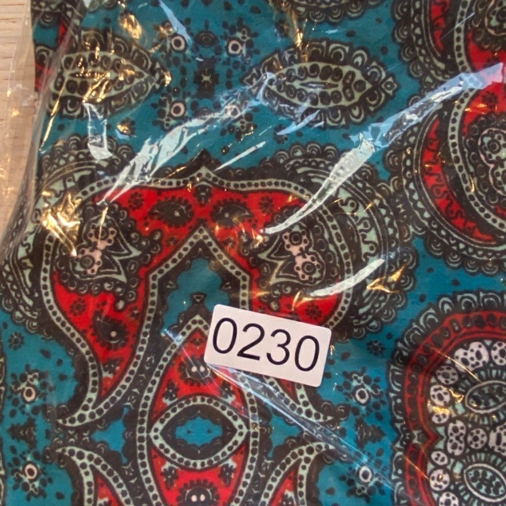 0230 LuLaRoe Size OS Leggings Blue and Red Gemstone Print - Picture 4 of 4